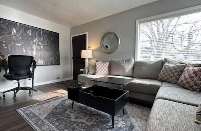 Bright and Comfy 2 Bedroom in Salt Lake