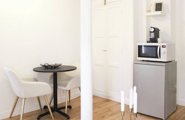 Bright and comfortable Near Bercy