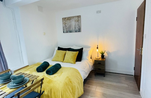 Bright and Cosy Studio Flat for Short Stays