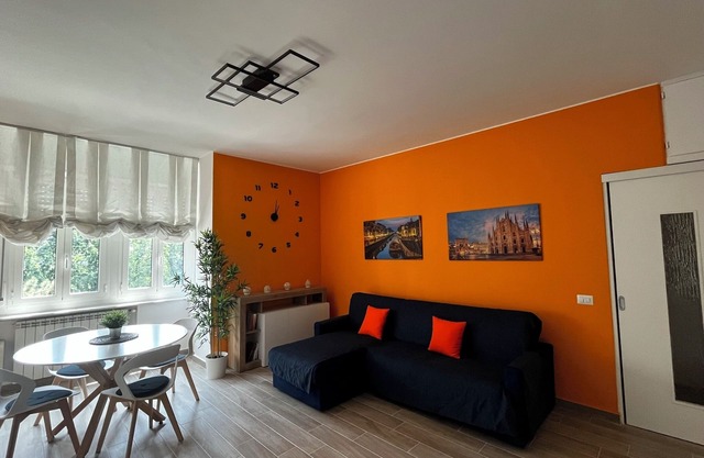 Bright and modern condo apartment in Milan, easy access to every attraction