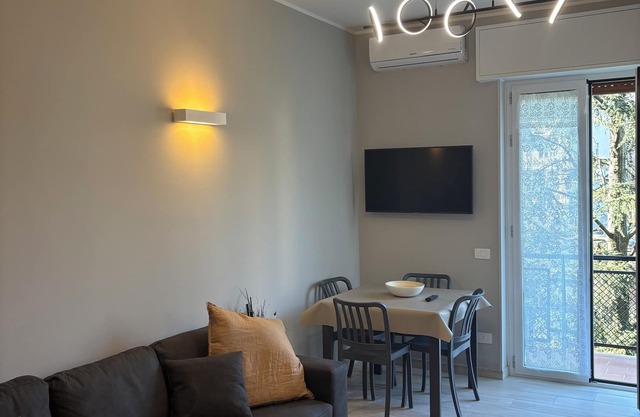 Bright and new studio flat in semi-centre "Casa30"