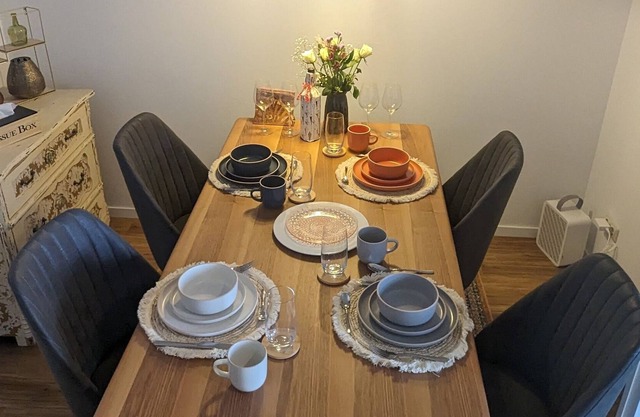 Bright and spacious apartment (52 sqm) for up to 3 people, free Wi-Fi & Parking