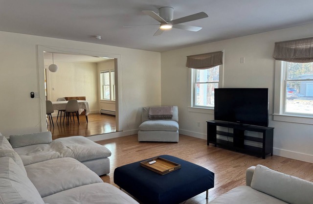 Bright and spacious 3 Bed/3 Bath in Chester, VT