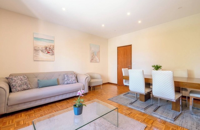 Bright and Spacious Flat by Host Wise