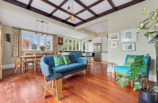 Bright and Spacious Home in Prime Bayswater Location.
