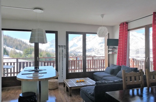 Bright apartment with panoramic views