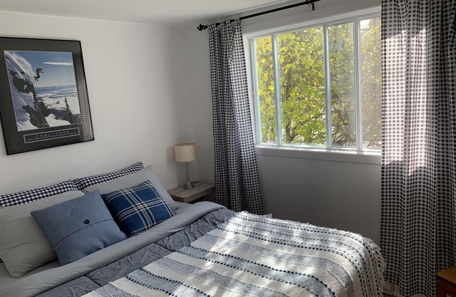 Bright apartment in the peaceful village of Val-Morin