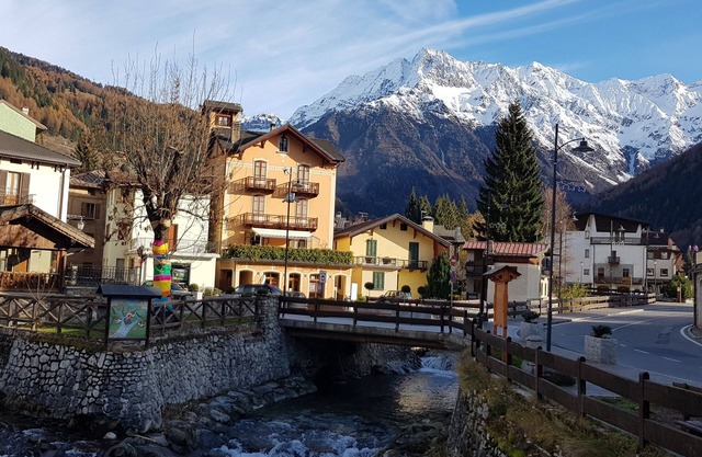 Bright apartment in the center of Ponte di Legno near the ski slopes