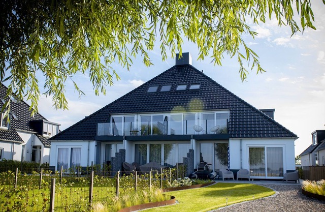 Bright apartment within walking distance of the Sneekermeer