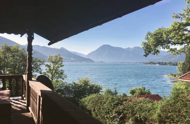 Bright apartment with unique Tegernsee view