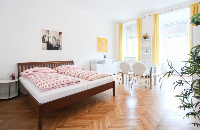 Bright apartment with 2 bedrooms
