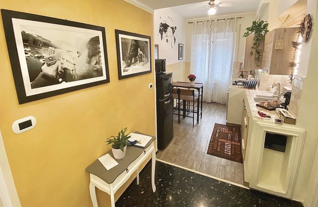 Bright apartment with balcony, finely restored, in the heart of San Martino