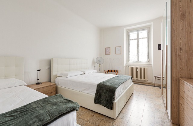 Bright APT only 150m from Cà Granda M5 stop!