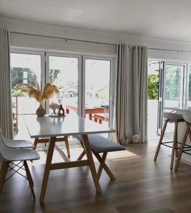 Bright & Comfy Stay in Newly Renovated Home with parking