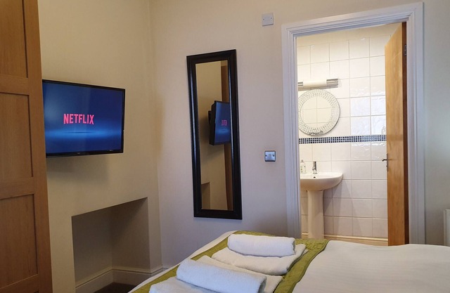 Bright, Cosy 1 bed in Old Town+Fast Wifi+Parking