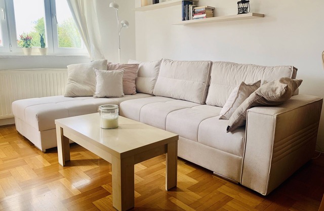 Bright & Cozy Apartment with Balcony & Parking Lot