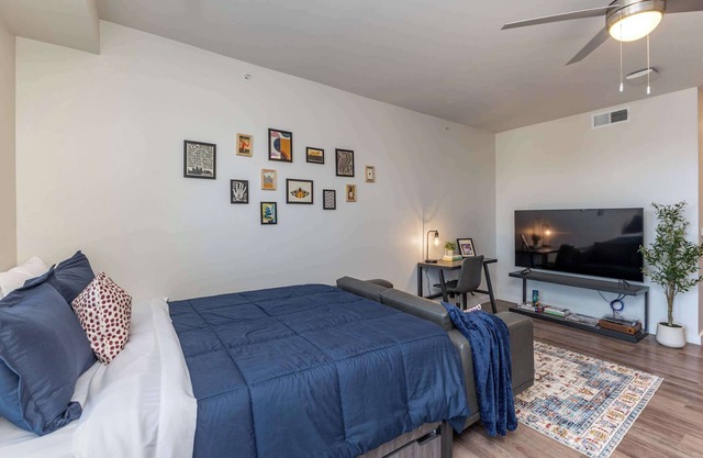 Bright & Cozy Retreat Near TQL & Paycor Stadiums