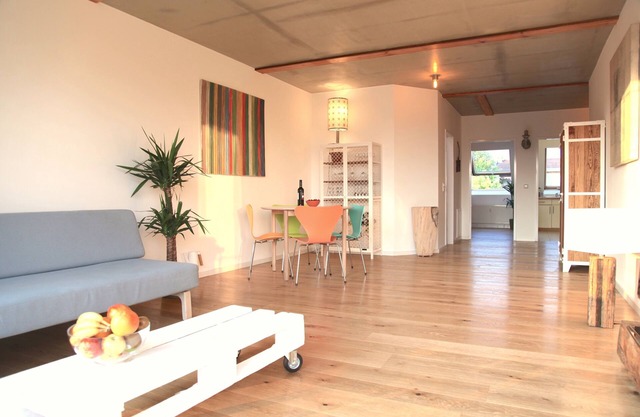 bright designer apartment with large balcony, next to Mauerpark & Berlin Wall