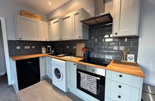 Bright, first floor, one bedroom flat in Wimborne.