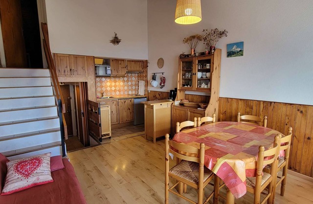Bright apartment 6 pers, pets allowed, south balcony, ski-in/ski-out