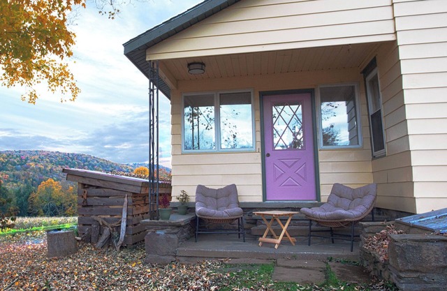 Bright Getaway Steps from Nature