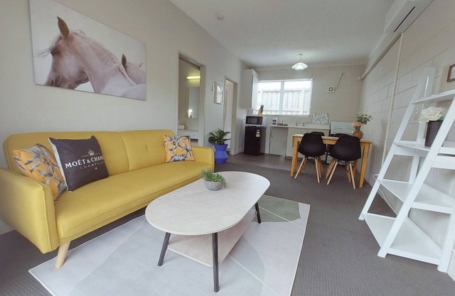 Bright Ground-Floor Apartment with Parking