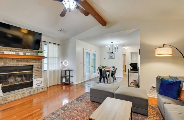 Bright Lynn Haven Home w/Screened Porch & Yard!