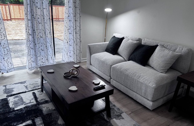 Bright, Modern, Spotless Home for Perfect Relaxation