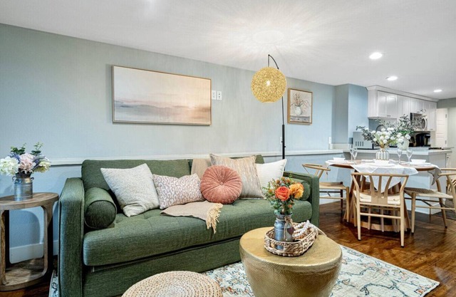 Bright & Peaceful 8022lower Unit