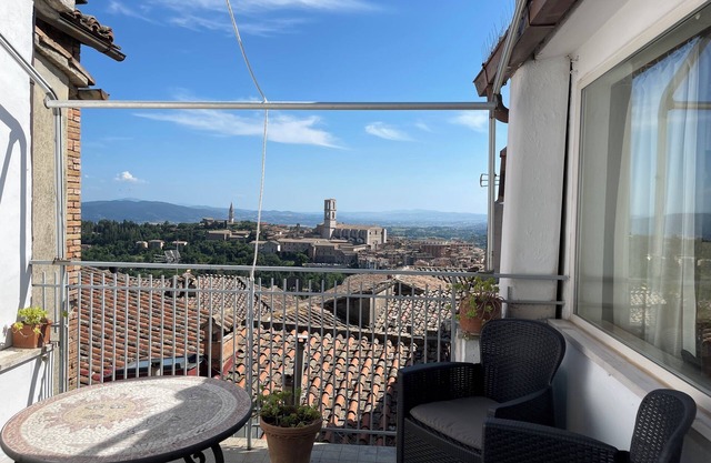 Bright penthouse with secluded panoramic terrace only 200 mt from the cathedral