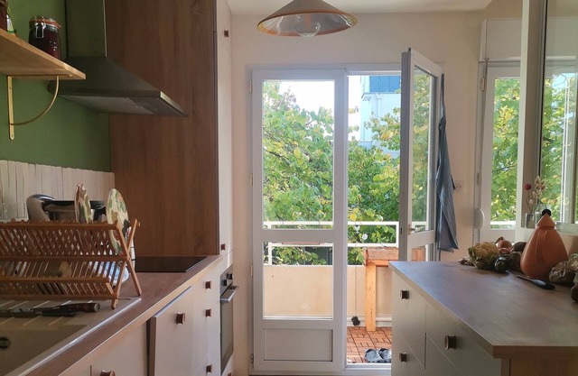 Bright, quiet apartment with balcony
