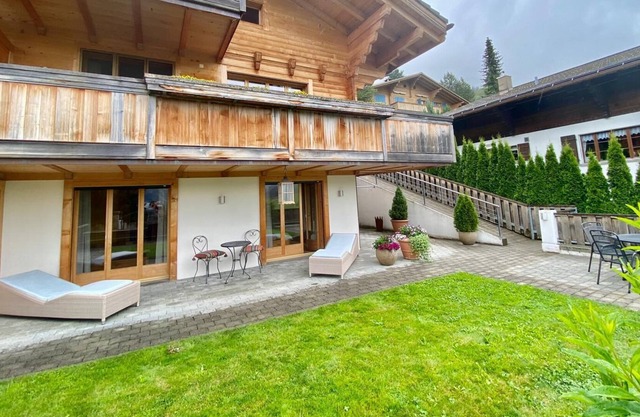 Bright Rays Chalet with Phenomenal Views of the Mountains