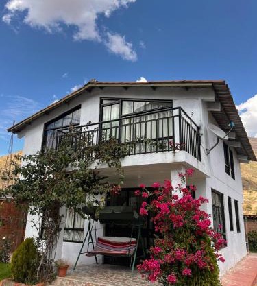 Bright Riverside 3 Bedroom Stay Garden 5 min to Pisac