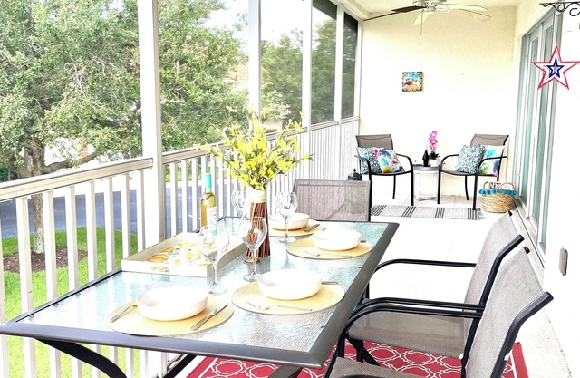 Bright, Safe, Comfortable 3Bdrm in Bradenton, FL. Pool, Tennis, Golf, Beaches.