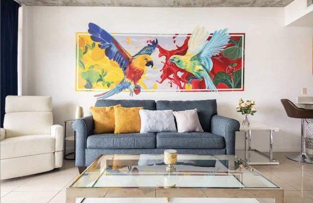 Bright Sleek condo with wonderful skyline view