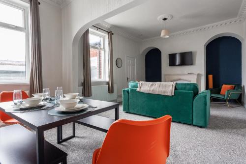 Bright & Spacious 2-bed House