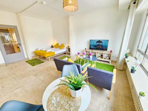 Bright Studio with outdoor balcony