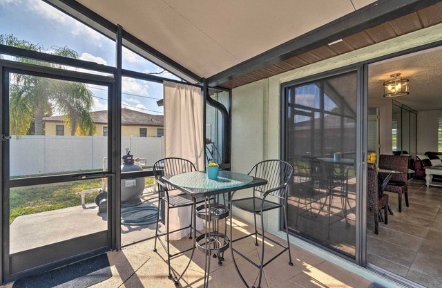 Bright Venice Home w/Yard < 4 Miles to Beach!