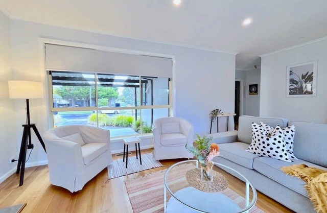 Brilliant Modern Villa 65' Samsung Smart TV