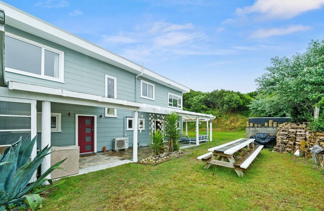 Bring the Whole Family - Himatangi Beach Holiday Home