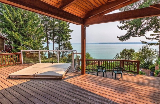 Brinnon · View/Sauna/Massage Chair/Oysters on the Water
