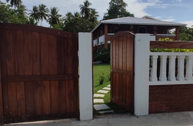 Brisa do Mar Itaparica, Casa Ampla e Arejada só 3 min a pé da Praia!aceita Pet!