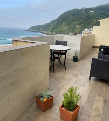 BrisasVTsansebastian In Zurriola Beach, Penthouse, sea views