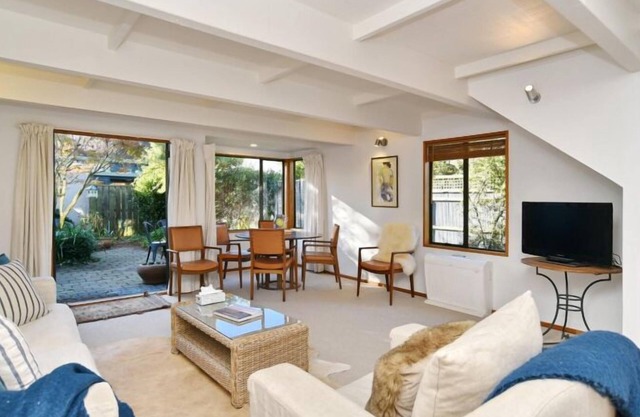 Bristol Street - 2 Bedroom holiday home in Merivale
