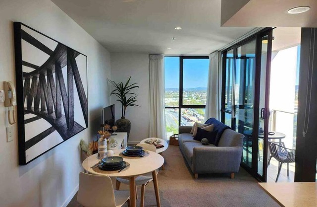 Broadbeach Business or Leisure
