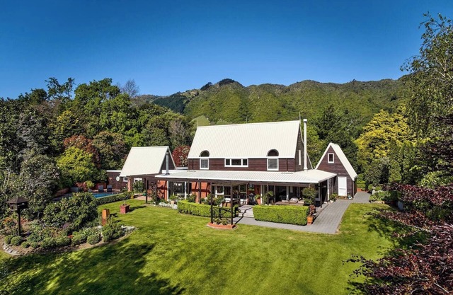 'Broadoaks Retreat' - The perfect escape for families or groups