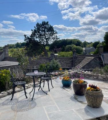 Brock cottage Tideswell newly modernised in heart of Peak District National Park