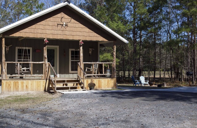 Broken Wire Cabin-Peaceful, private and safe country experience!