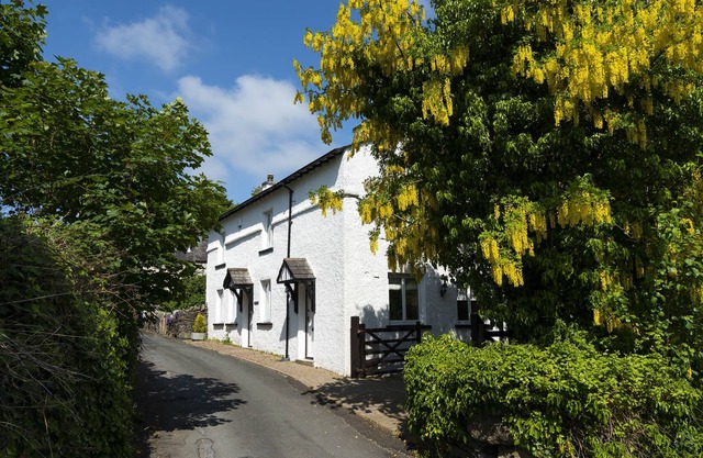 Brooklands - Lindale, Grange-Over-Sands - Sleeps 6 guests in 3 bedrooms