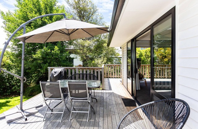 Brookside - Spacious, modern home in Ilam